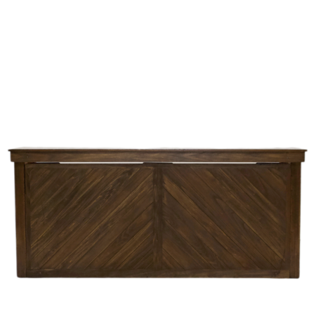 Chevelle Bar, Farm Wood